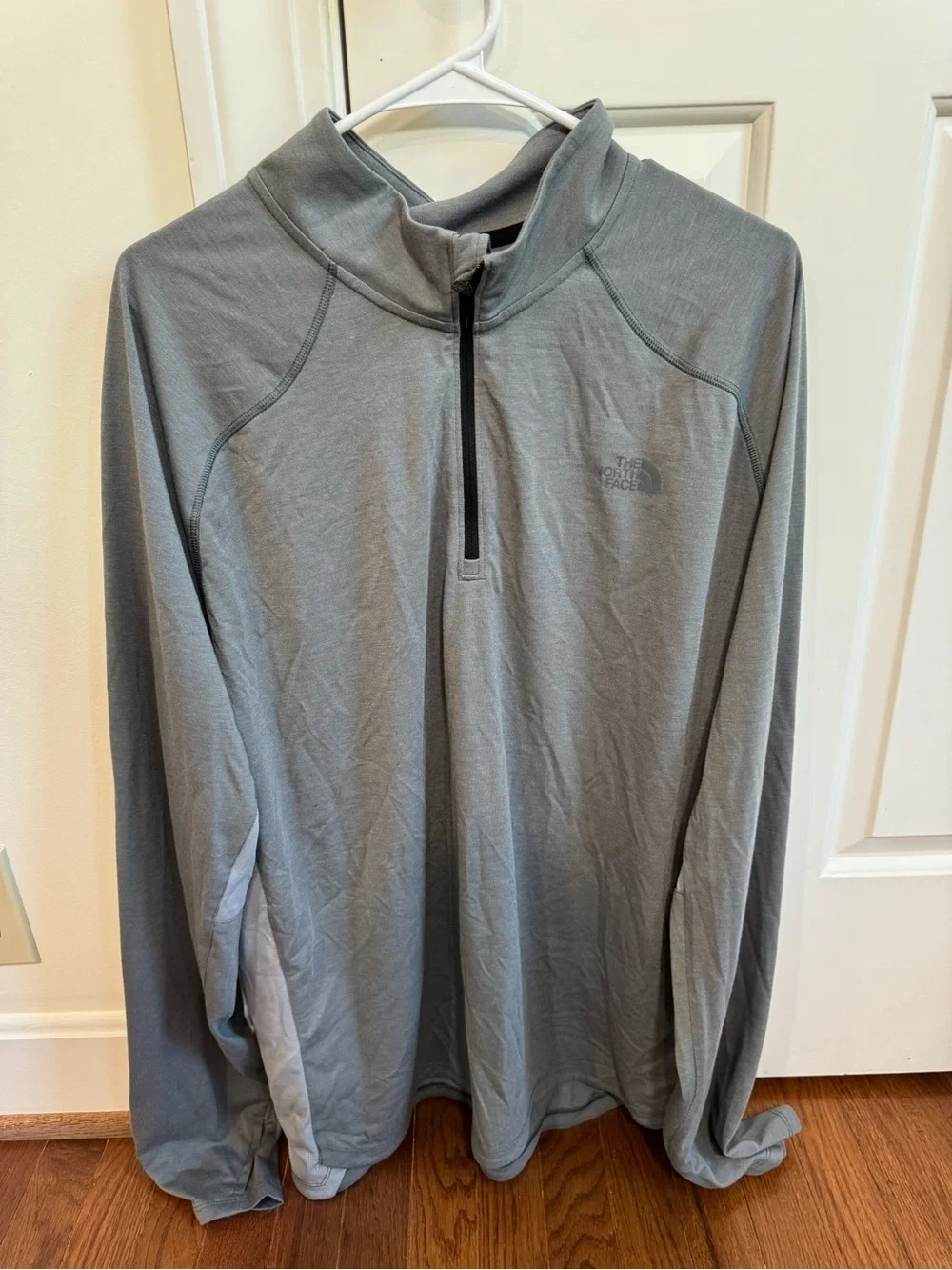 The North Face Men's Light Gray Quarter-Zip Performance Pullover
